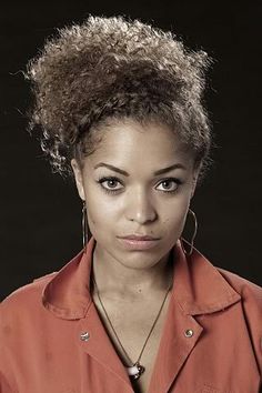 710da9a1e07faede0c99e27db71e89bc--antonia-thomas-misfits